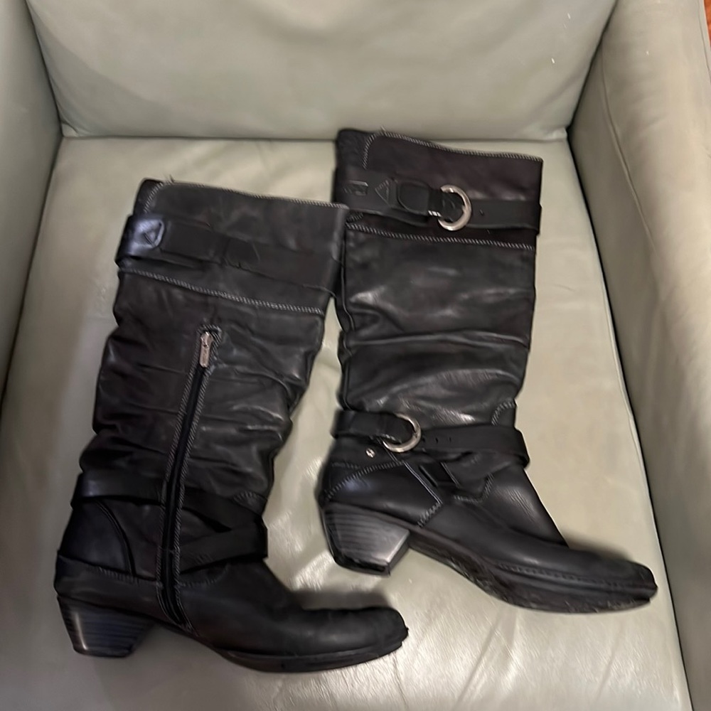 Women’s Pikolinos black knee high boot with heel in size 39 EU/ 8.5-9M US